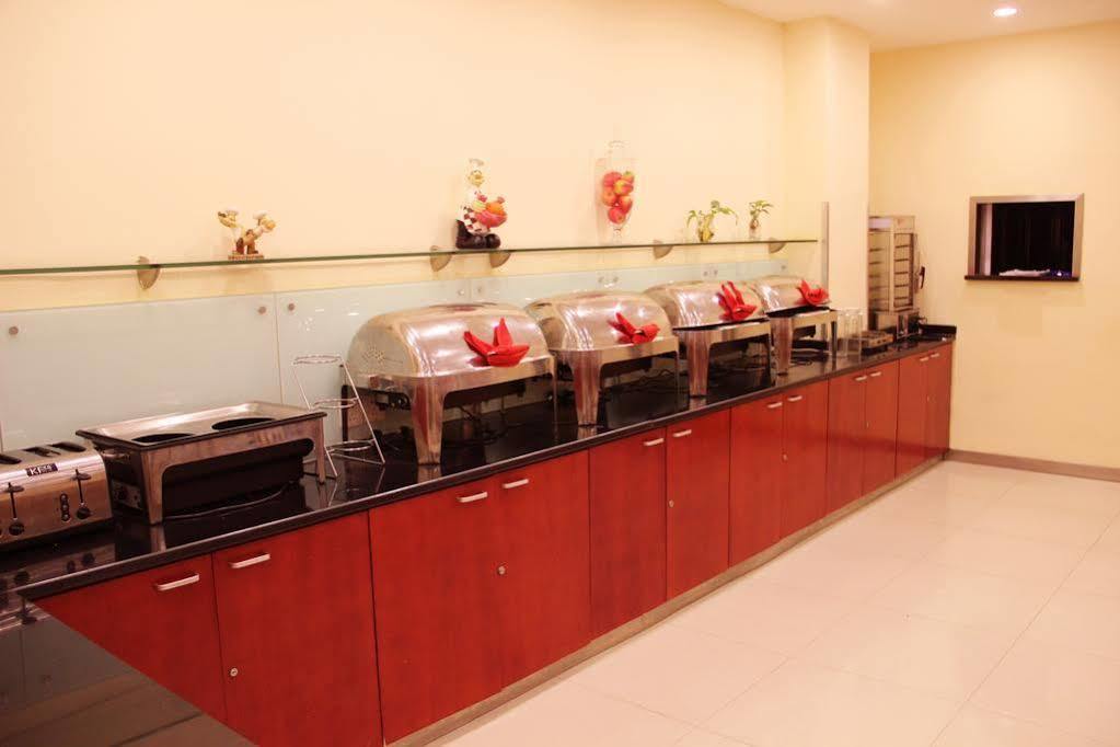 7 Days Inn Shanghai Xujiahui Caobao Road Subway Station Branch Xuhui エクステリア 写真