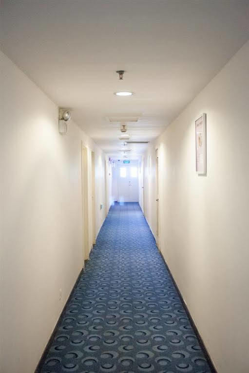 7 Days Inn Shanghai Xujiahui Caobao Road Subway Station Branch Xuhui エクステリア 写真